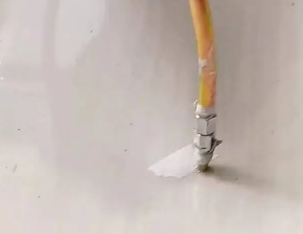 金坛瓷砖空鼓维修公司专业解答在瓷砖铺贴过程中，如果使用的砂料过粗（如全部使用了粗砂），可能会导致以下问题